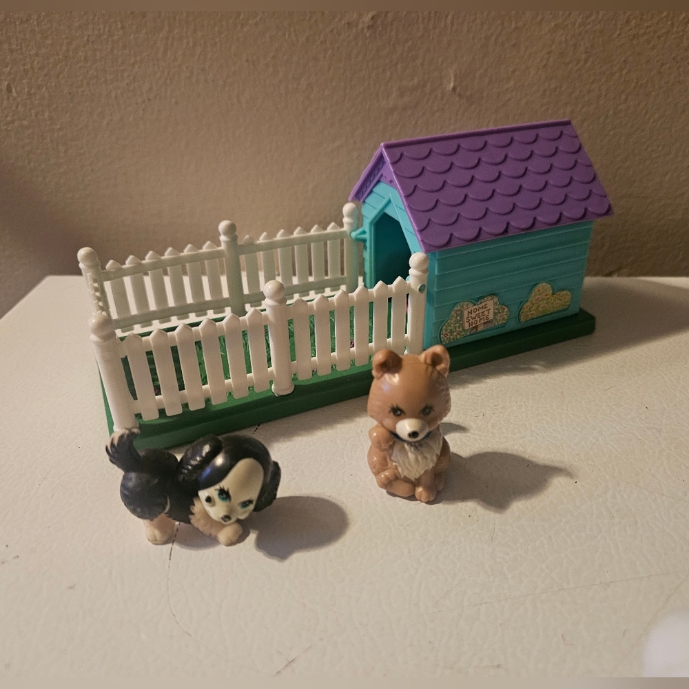 Vintage 1992 Littlest Pet Shop Puppy Pals w/ Playhouse 2 Dogs